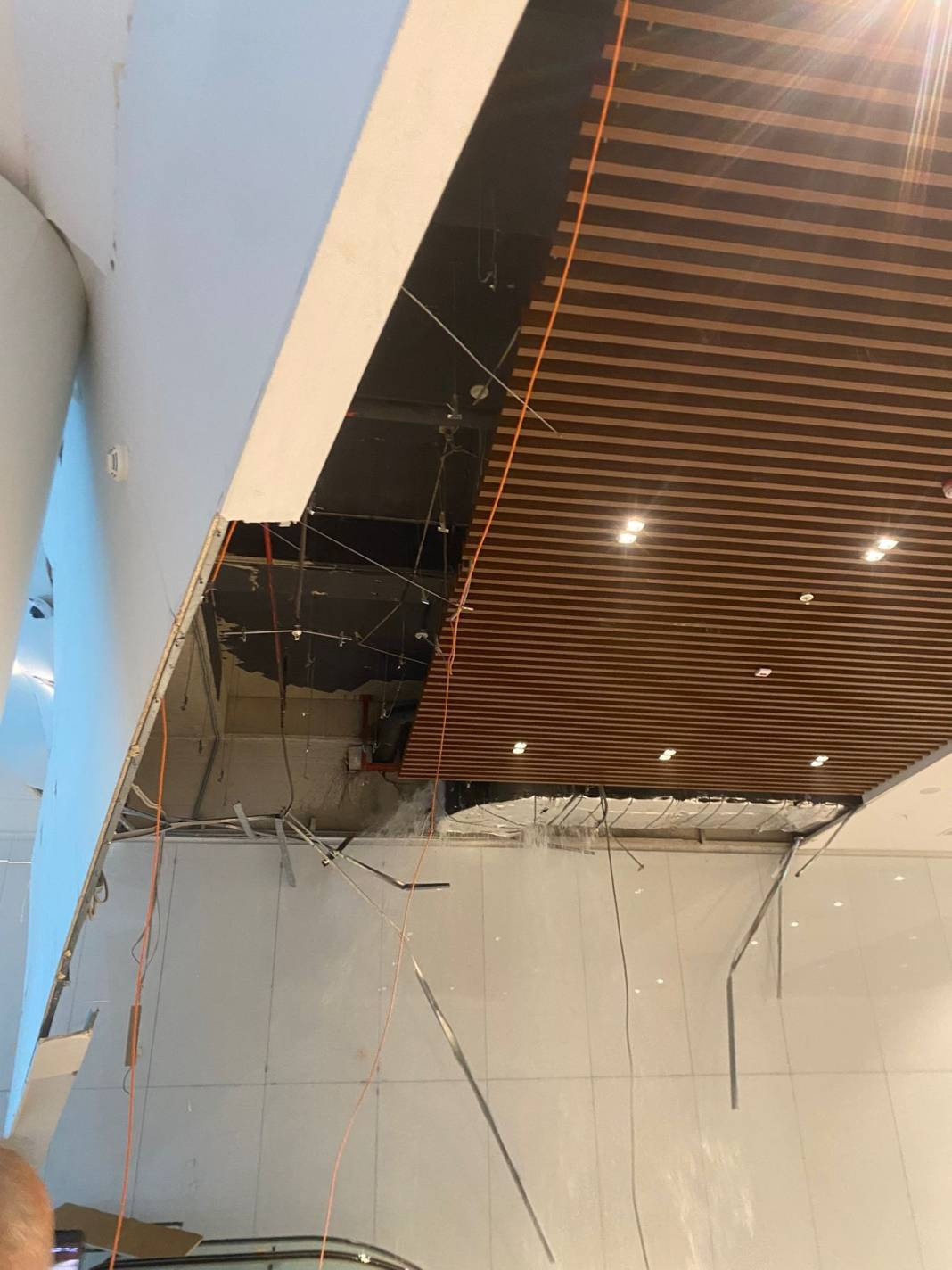 İstanbul'da sağanak hayatı felç etti! Araçlar sular altında kaldı - Resim: 24